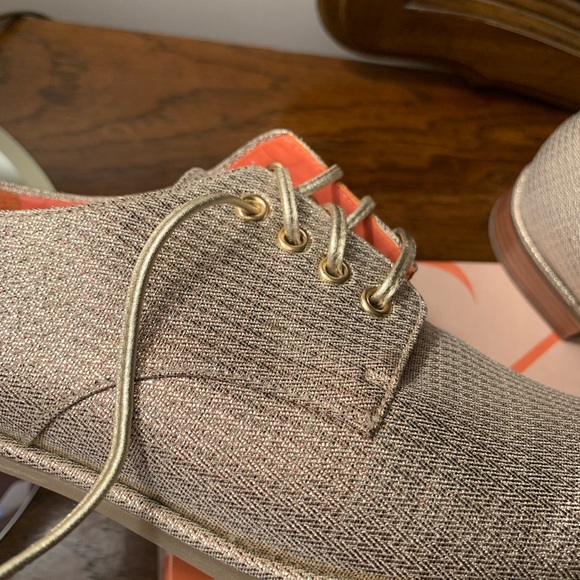 NWB Via Spiga metallic gold lace-up oxfords - Picture 6 of 10